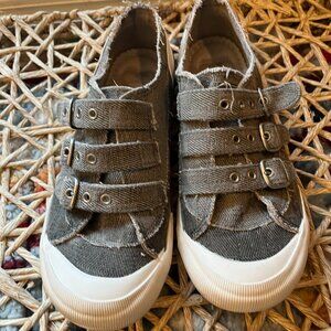 Rocket Dog Jolissa Grey Buckle flats